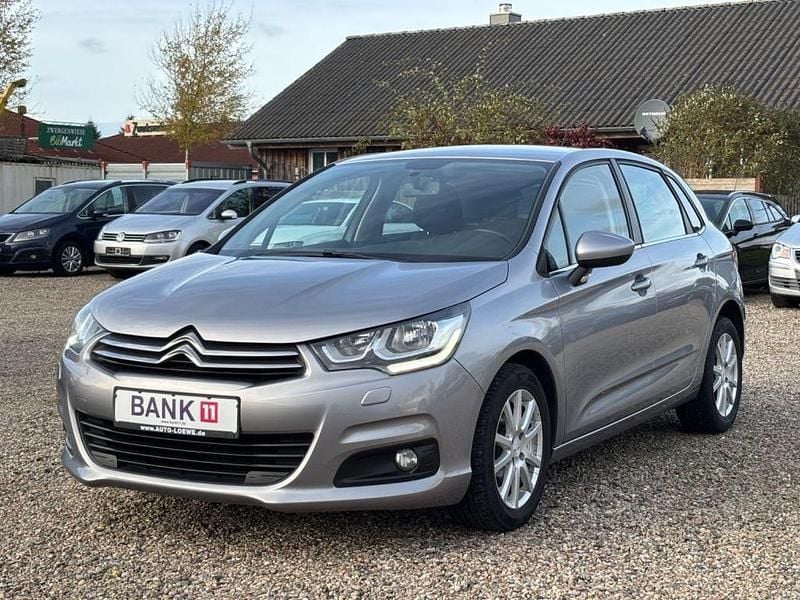 Grau Gebraucht 2017 Citroën C4 SELECTION Limousine | 9.980 € (Etwas zu teuer) - Bild 1/4