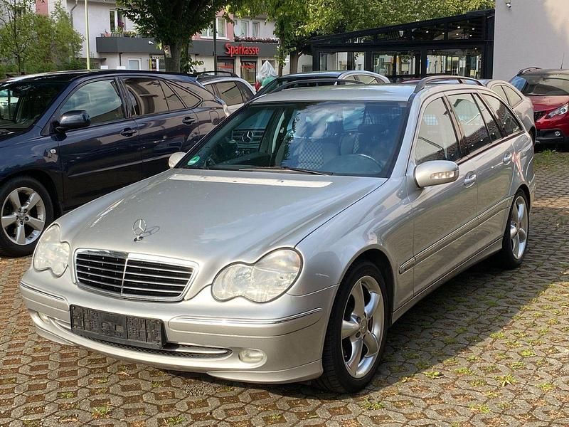 Silber Gebraucht 2003 Mercedes C200 Avantgarde Kombi | 5.900 € (Teuer) - Bild 1/4