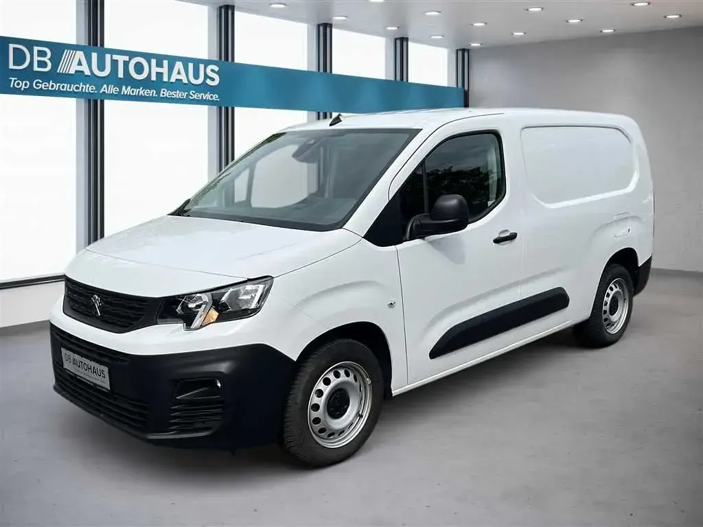 Używany Peugeot Partner Premium 102 KM (75 kW) 2022 Minivan