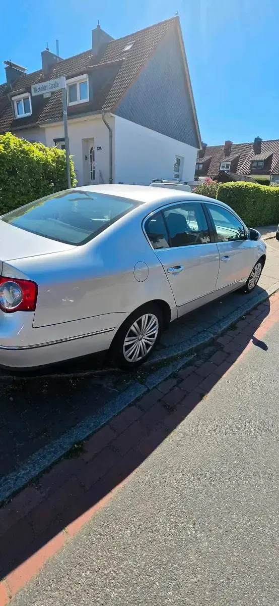 Second-hand VW Passat 140 CP (102 kW) 2008 Argintiu Berlinǎ