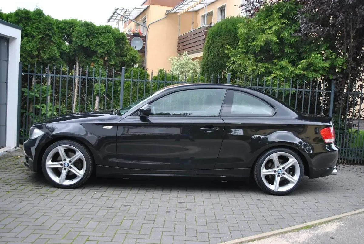 Gebraucht BMW 120 Coupé Advantage 170 PS (125 kW) 2010 Schwarz Coupé