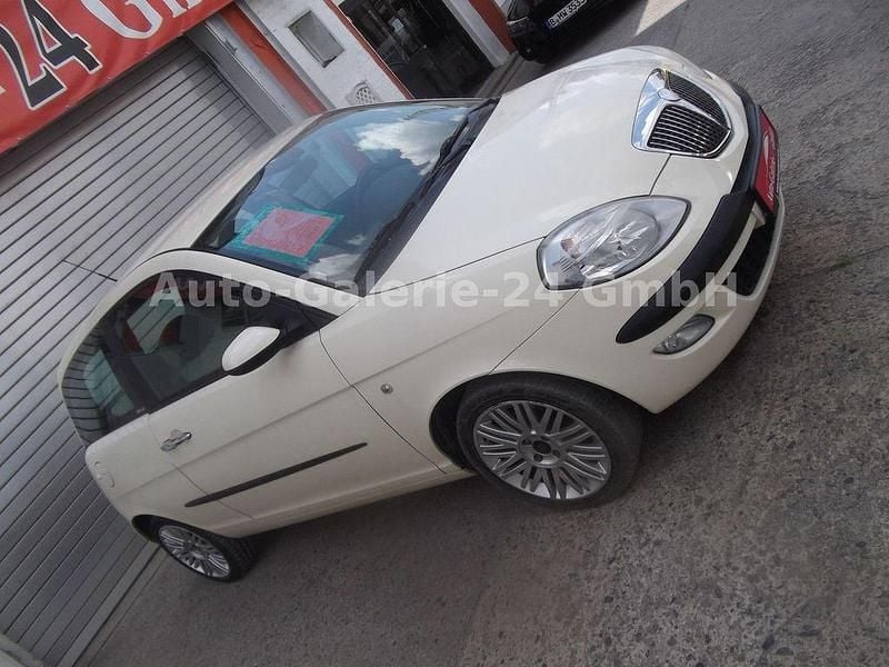 Gebraucht Lancia Ypsilon 80 PS (58 kW) 2006 Weiß Kleinwagen