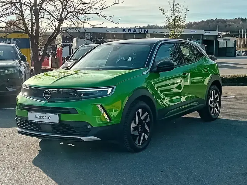 Gebraucht Opel Mokka-e Elegance 100 kW (136 PS) 2022 Matcha green/ikone gruen SUV