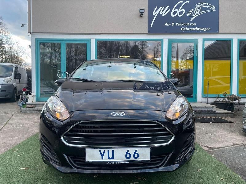 Gebraucht Ford Fiesta Trend 101 PS (74 kW) 2013 Schwarz Kleinwagen