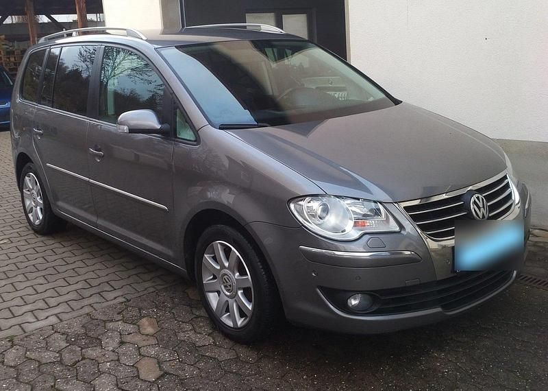 Grau Gebraucht 2008 VW Touran Van / Kleinbus | 2.100 € (Superpreis) - Bild 1/4