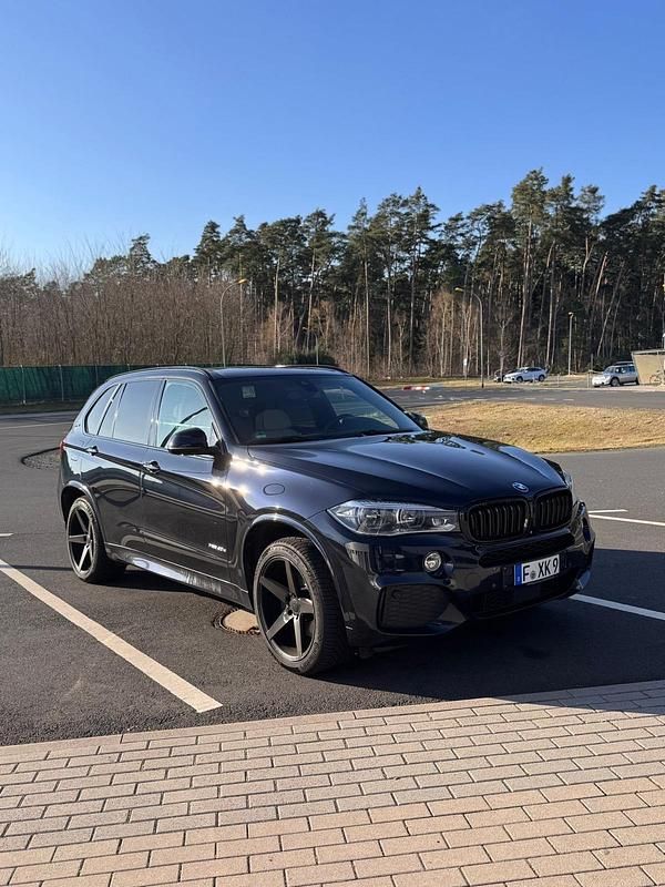 Schwarz Gebraucht 2017 BMW X5 iPerformance SUV | 23.000 € (Fairer Preis) - Bild 1/4