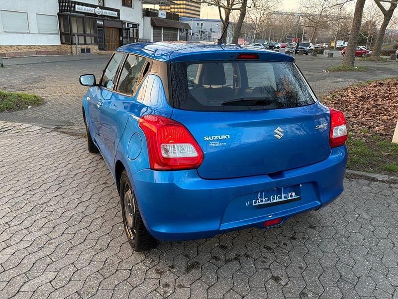 Gebraucht Suzuki Swift 90 PS (66 kW) 2017 Blau Kleinwagen