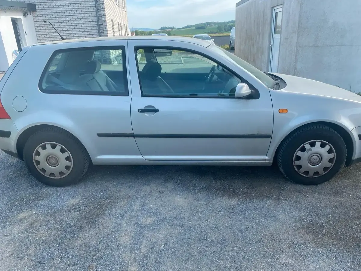 Second-hand VW Golf IV 1999 Argintiu Hatchback