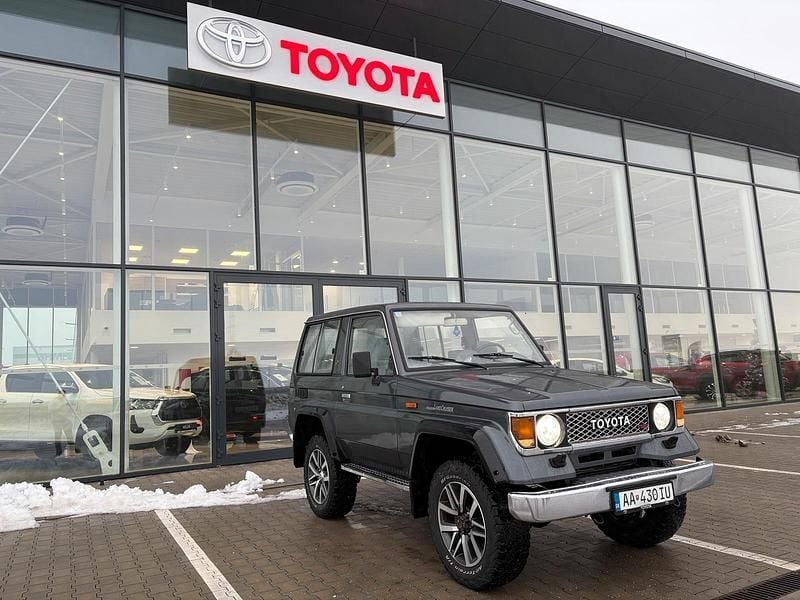 Grau Gebraucht 1988 Toyota Land Cruiser SUV | 14.000 € - Bild 1/4