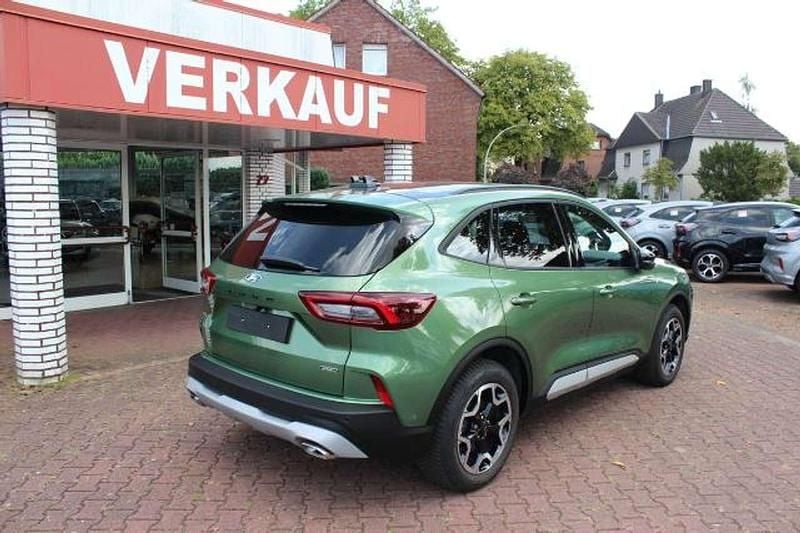 Gebraucht Ford Kuga Active X 243 PS (178 kW) 2024 Grün SUV
