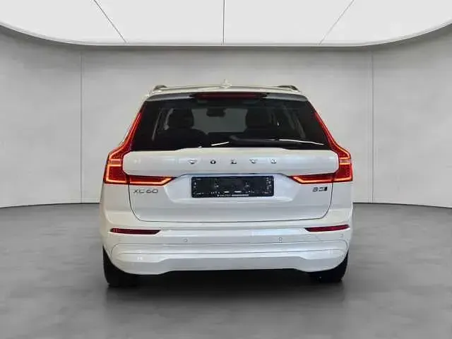 Gebraucht Volvo XC60 Core 250 PS (183 kW) 2024 Weiß SUV