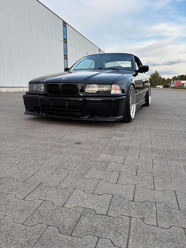Schwarz Gebraucht 1996 BMW 328 Cabriolet Sport Line Cabrio | 16.299 € - Bild 1/4