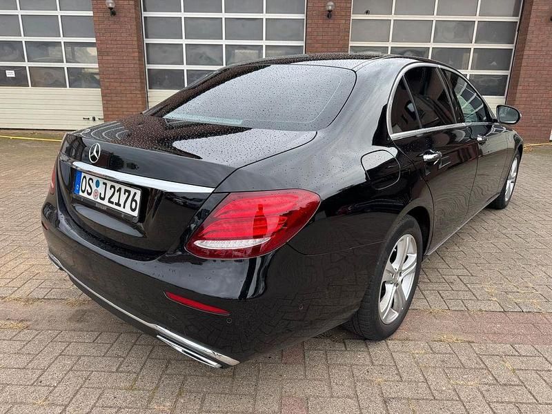 Gebraucht Mercedes E350 258 PS (189 kW) 2016 Schwarz Limousine