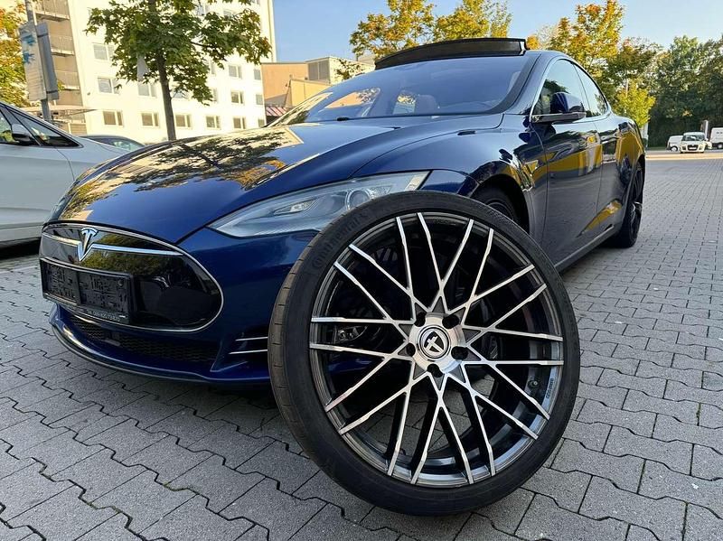 Blau Gebraucht 2016 Tesla Model S Performance Limousine | 26.900 € (Fairer Preis) - Bild 1/4