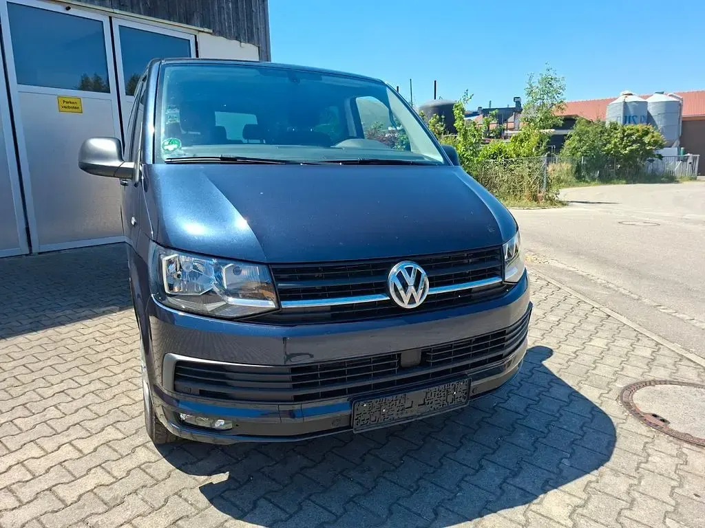 Gebraucht VW Multivan 150 PS (110 kW) 2017 Blau Van / Kleinbus