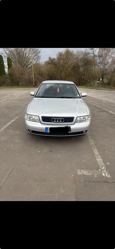 Gebraucht Audi A4 125 PS (91 kW) 2000 Silber Limousine