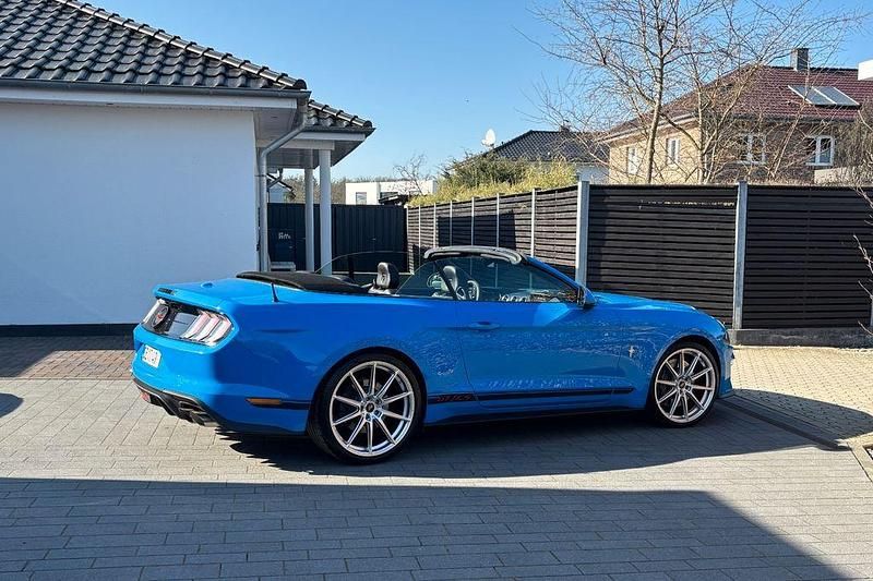 Blau Gebraucht 2024 Ford Mustang Cabrio | 51.900 € (Etwas zu teuer) - Bild 1/4