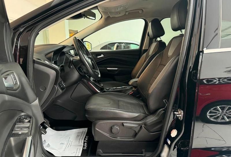 Gebraucht Ford Kuga 150 PS (110 kW) 2016 Schwarz SUV