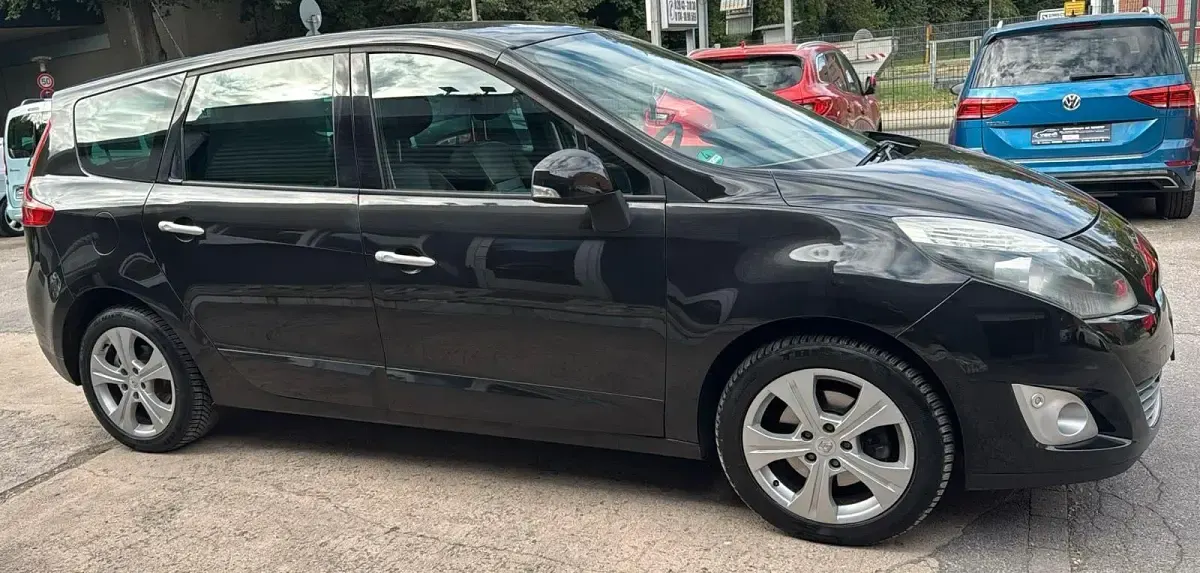 Gebraucht Renault Grand Scénic III 131 PS (96 kW) 2010 Schwarz Van / Kleinbus