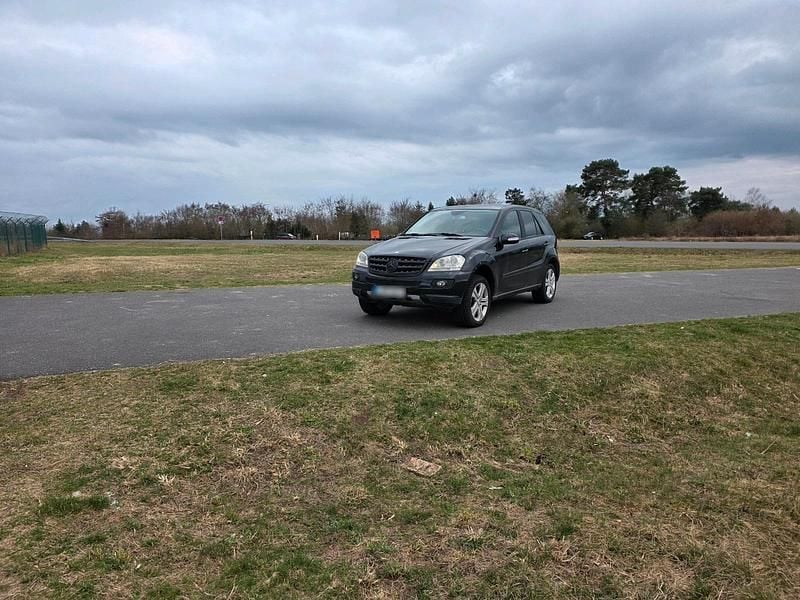 Gebraucht Mercedes ML350 272 PS (200 kW) 2005 Schwarz SUV