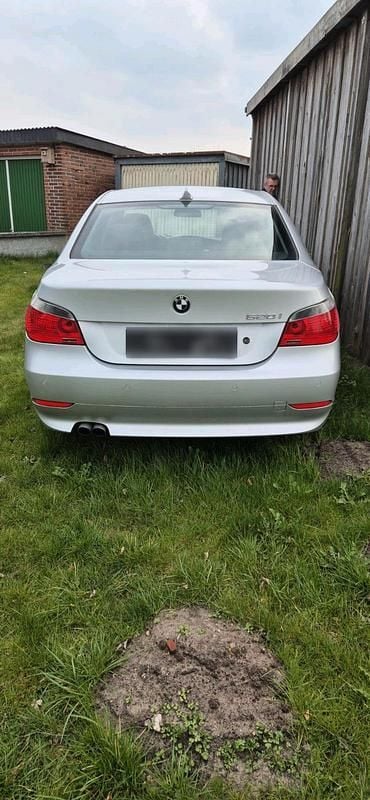 Gebraucht BMW 520 170 PS (125 kW) 2004 Silber Limousine