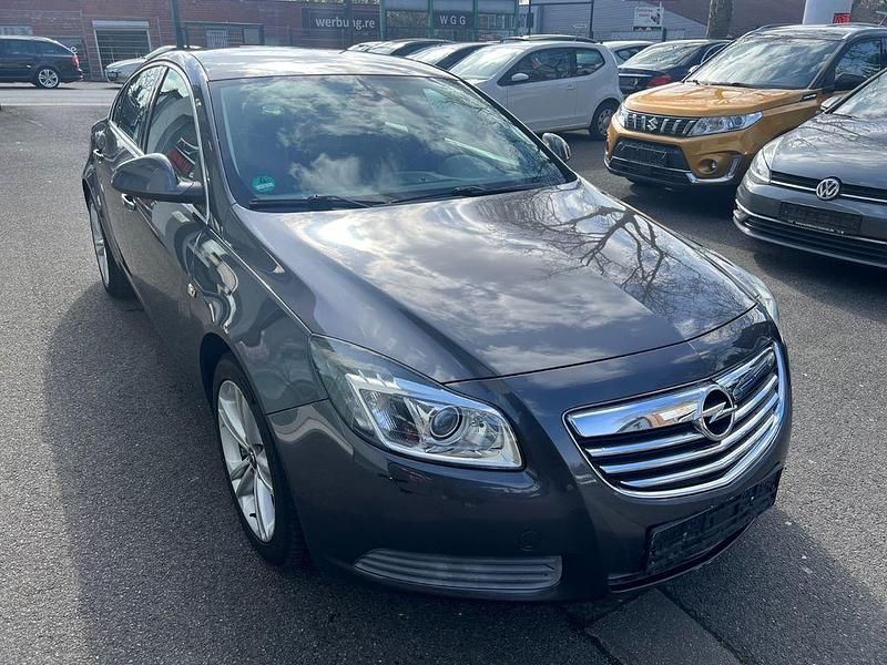 Gebraucht Opel Insignia Edition 116 PS (85 kW) 2010 Karbongrau Limousine