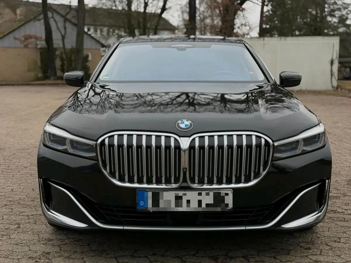 Gebraucht BMW 750 530 PS (389 kW) 2019 Schwarz Limousine