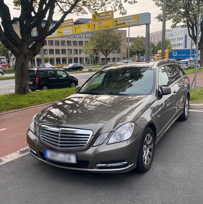 Gebraucht Mercedes 220 170 PS (125 kW) 2012 Braun Kombi