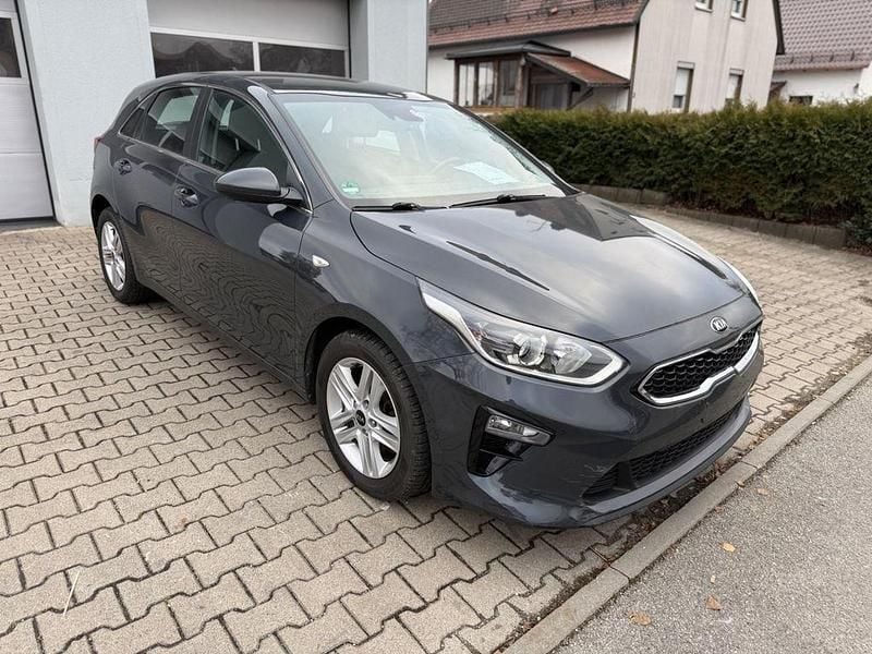 Gebraucht Kia Ceed Vision 160 PS (117 kW) 2021 Grau Kleinwagen