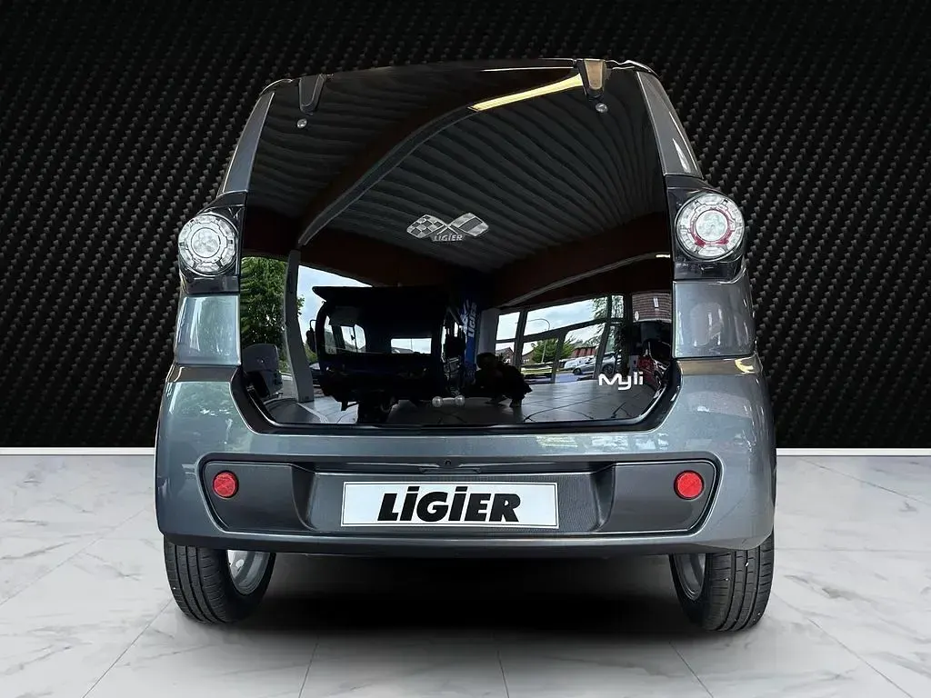 Gebraucht Ligier Myli 5 kW (8 PS) 2024 Grau Kleinwagen