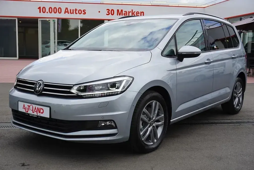 Neu VW Touran 150 PS (110 kW) 2026 Silber Van / Kleinbus