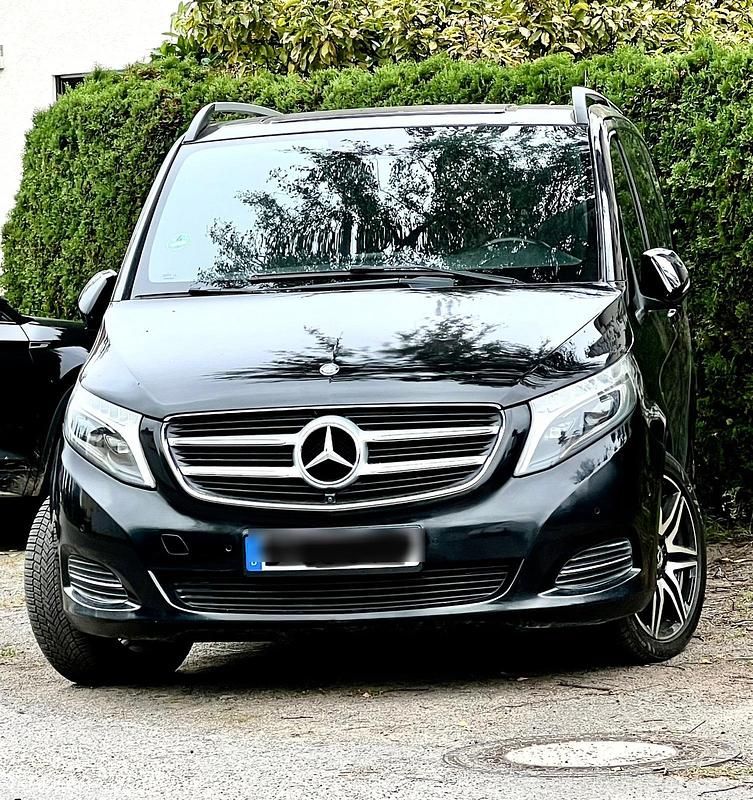 Schwarz Gebraucht 2015 Mercedes V250 Advantage Van / Kleinbus | 28.500 € (Superpreis) - Bild 1/4