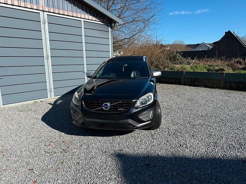 Gebraucht Volvo XC60 181 PS (133 kW) 2015 Schwarz SUV