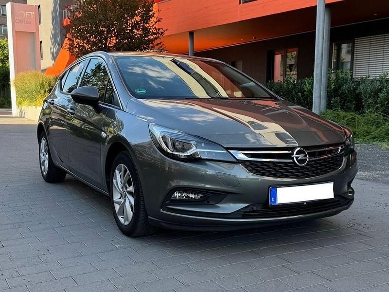 Gebraucht Opel Astra Innovation 105 PS (77 kW) 2018 Grau Limousine