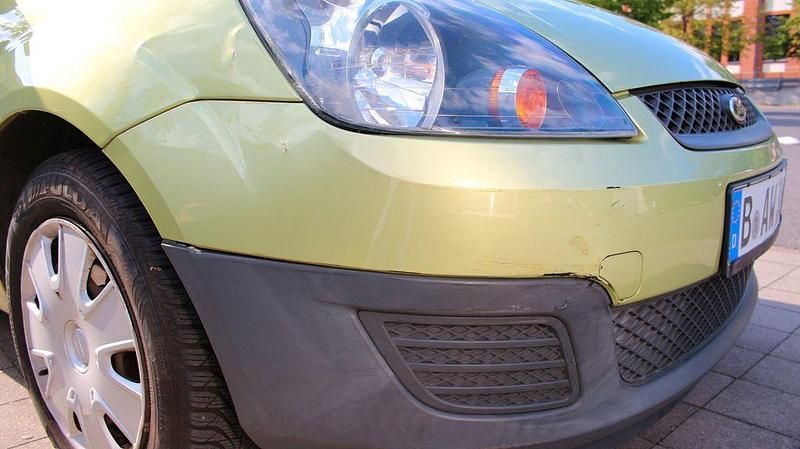 Gebraucht Ford Fiesta 60 PS (44 kW) 2006 Gelb Limousine