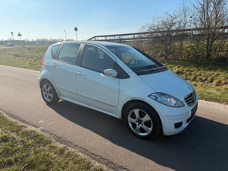 Gebraucht Mercedes A180 109 PS (80 kW) 2007 Weiß Kleinwagen