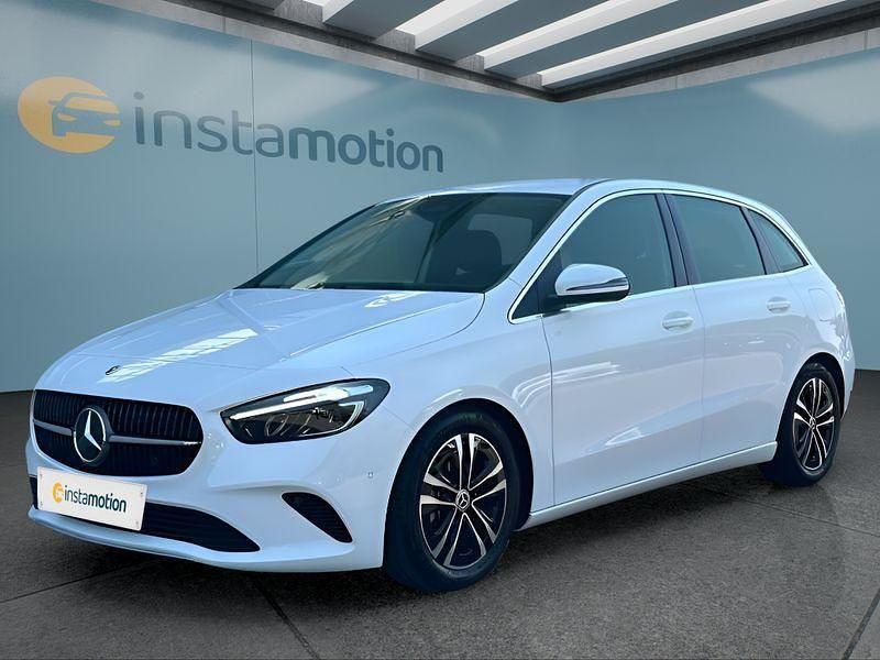 Weiß Gebraucht 2024 Mercedes B220 Van / Kleinbus | 34.599 € (Superpreis) - Bild 1/4