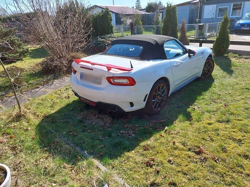 Gebraucht Abarth 124 Spider 170 PS (125 kW) 2017 Weiß Cabrio