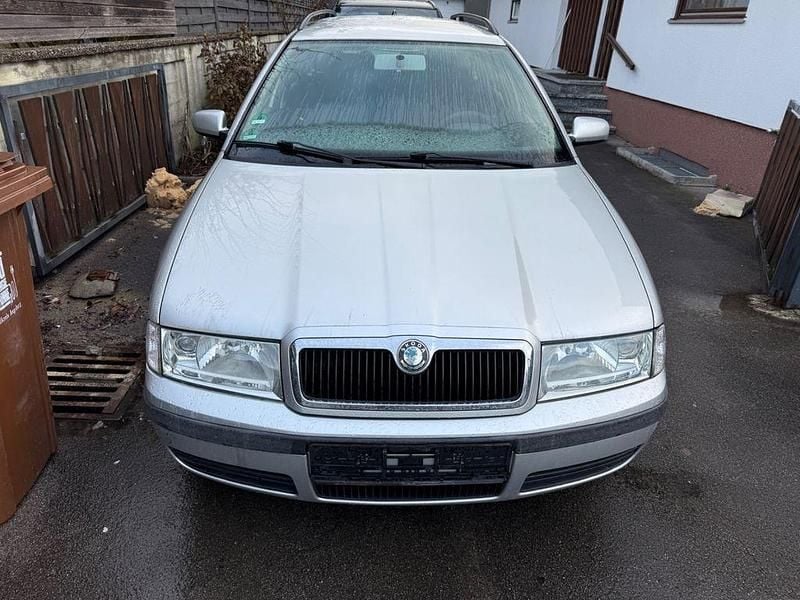 Gebraucht Skoda Octavia Ambiente 110 PS (80 kW) 2003 Silber Kombi