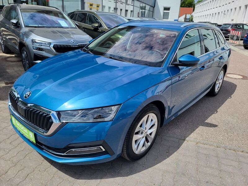 9f9f titanblau metallic Gebraucht 2020 Skoda Octavia First Edition Kombi | 21.490 € (Fairer Preis) - Bild 1/4