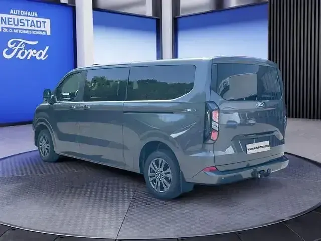 Gebraucht Ford Tourneo Custom Titanium 136 PS (100 kW) 2025 Magnetic metallic Van