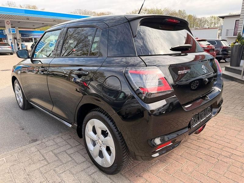 Gebraucht Suzuki Swift Comfort+ 83 PS (61 kW) 2025 Schwarz Kleinwagen