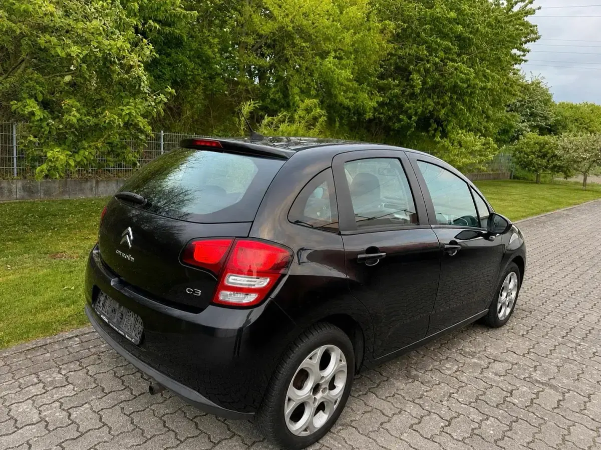 Używany Citroën C3 Tendance 68 KM (50 kW) 2011 Czarny Hatchback
