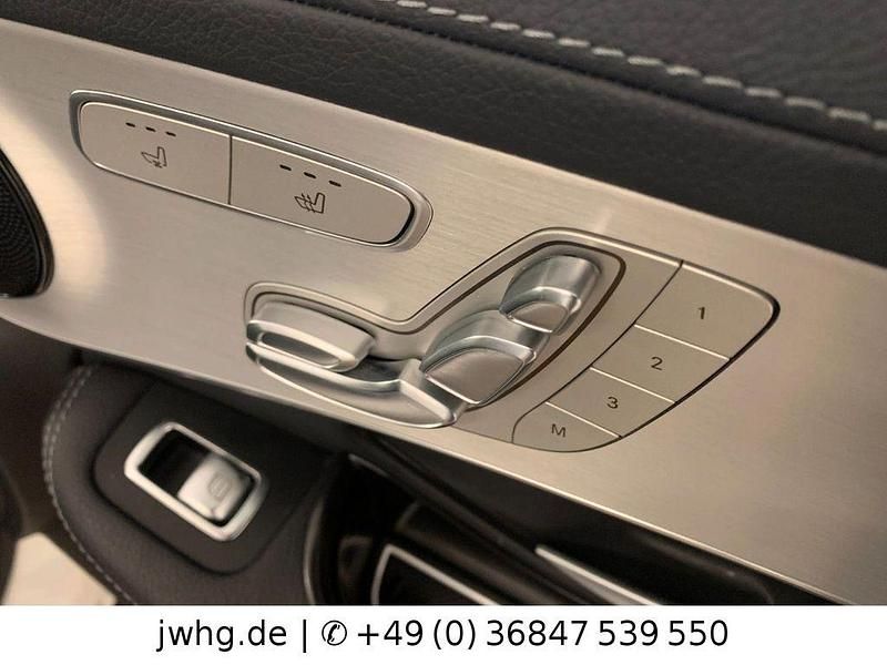 Gebraucht Mercedes GLC300e AMG 320 PS (235 kW) 2021 Polarweiss Coupé