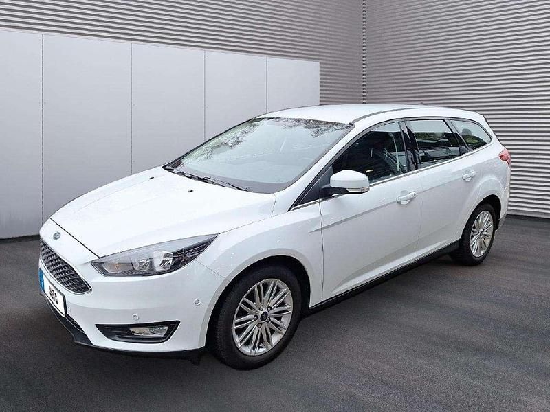 Gebraucht Ford Focus Cool & Connect 125 PS (91 kW) 2018 Frostweiß Kombi