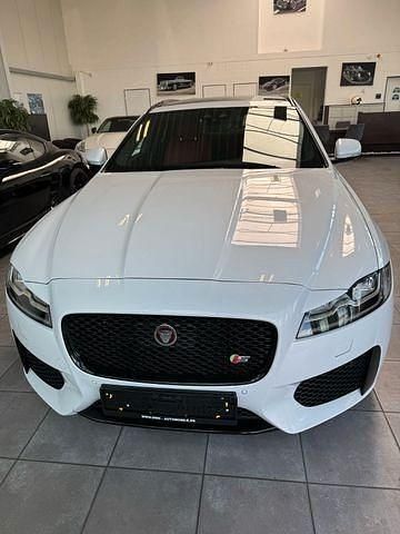Gebraucht Jaguar XF Sportbrake S 300 PS (220 kW) 2020 Yulong white Kombi