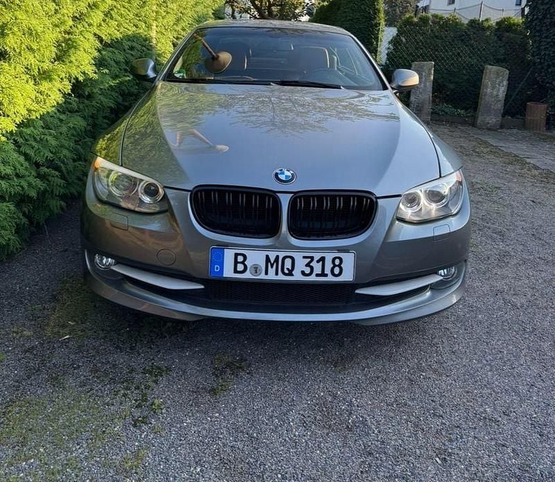 Gebraucht BMW 318 Cabriolet 143 PS (105 kW) 2012 Grau Cabrio