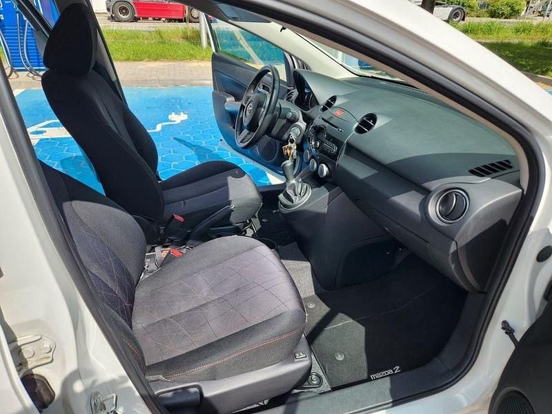 Gebraucht Mazda 2 Kenko 84 PS (61 kW) 2013 Schwarz Kleinwagen