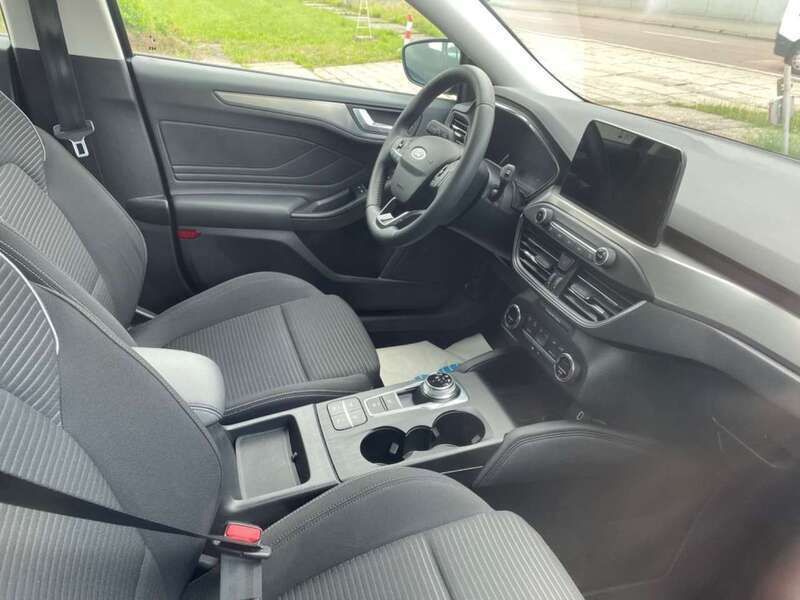 Używany Ford Focus Titanium 120 KM (88 kW) 2020 Niebieski Kombi