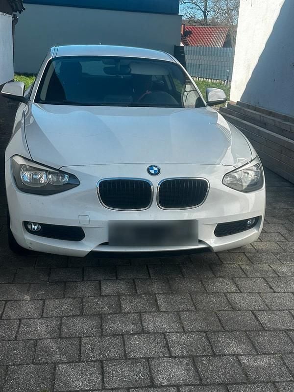 Gebraucht BMW 114 102 PS (75 kW) 2013 Weiß Kleinwagen